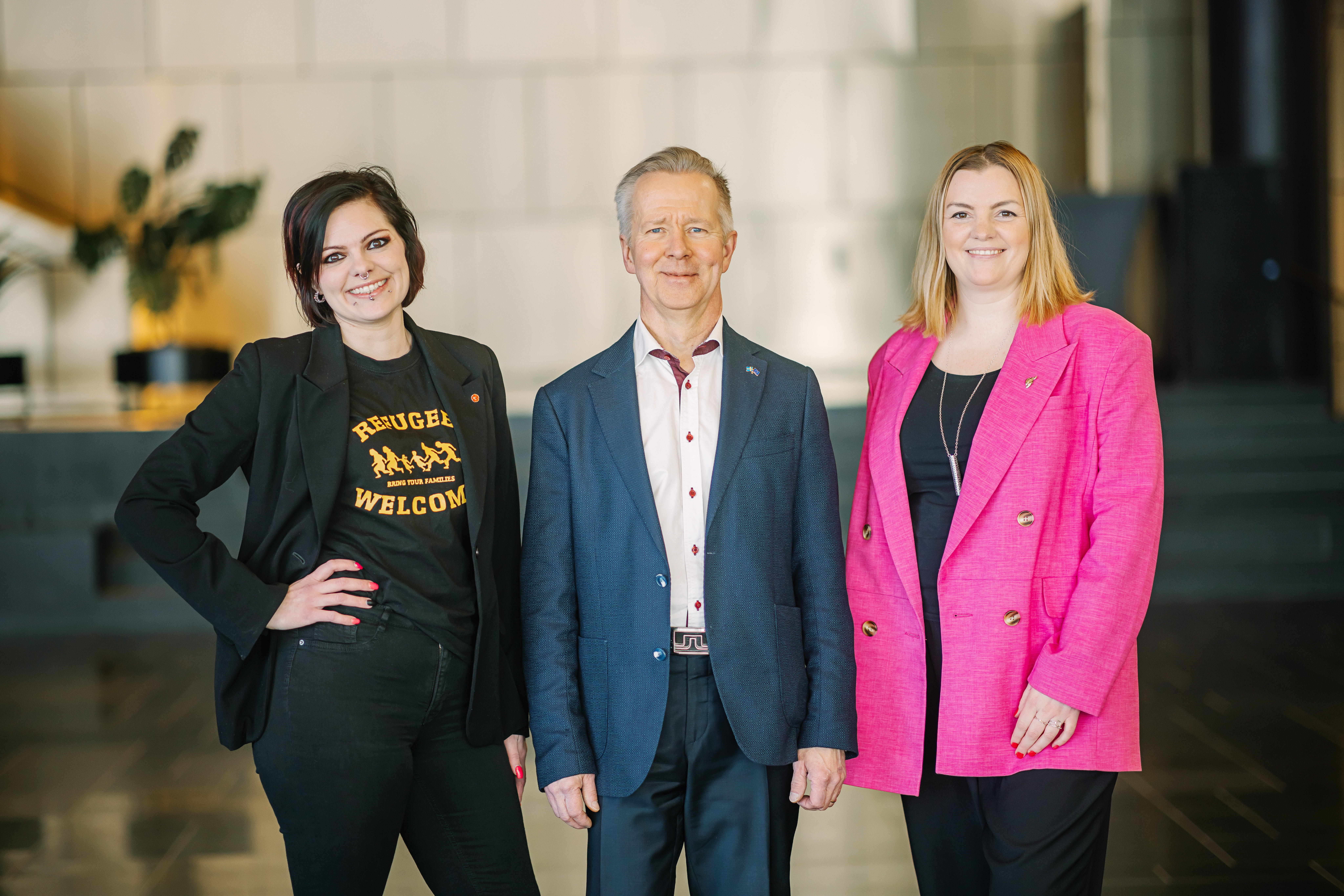 Sanna Inga Poromaa, andre vice ordförande kommunstyrelsen, Mats Taaveniku, kommunalråd, Emilia Töyrä, vice ordförande kommunstyrelsen. Foto: Rebecca Lundh