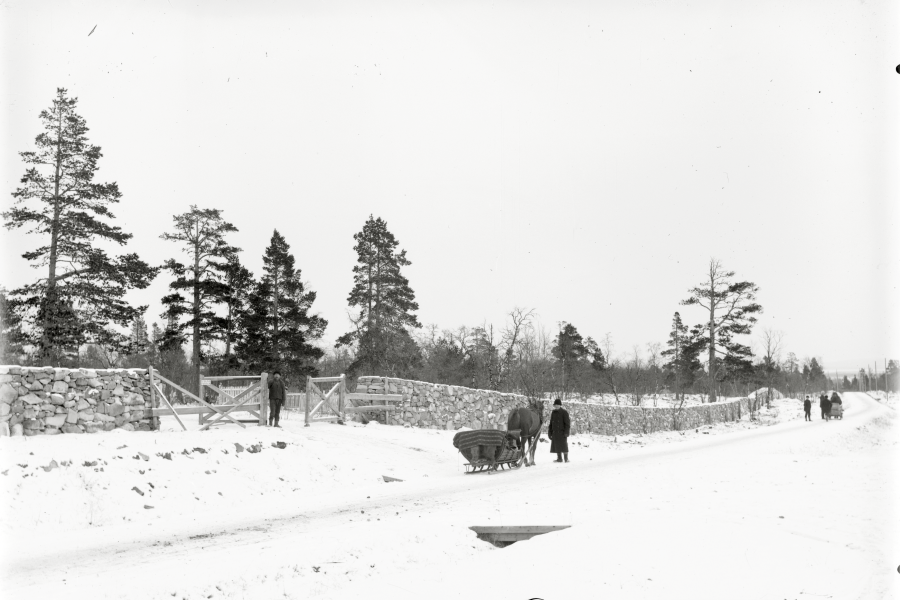 Vid kiruna Kyrkogårdsmur. Okänt årtal. Foto: Borg Mesch