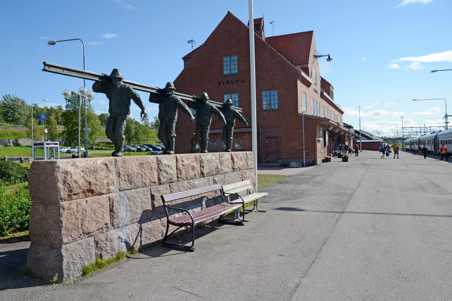 Rälsbärarna by Torsten Fridh. © Kjell Törmä