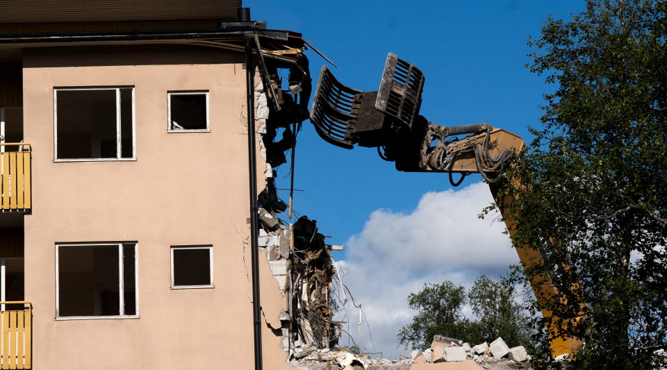 Byggnad under rivning.