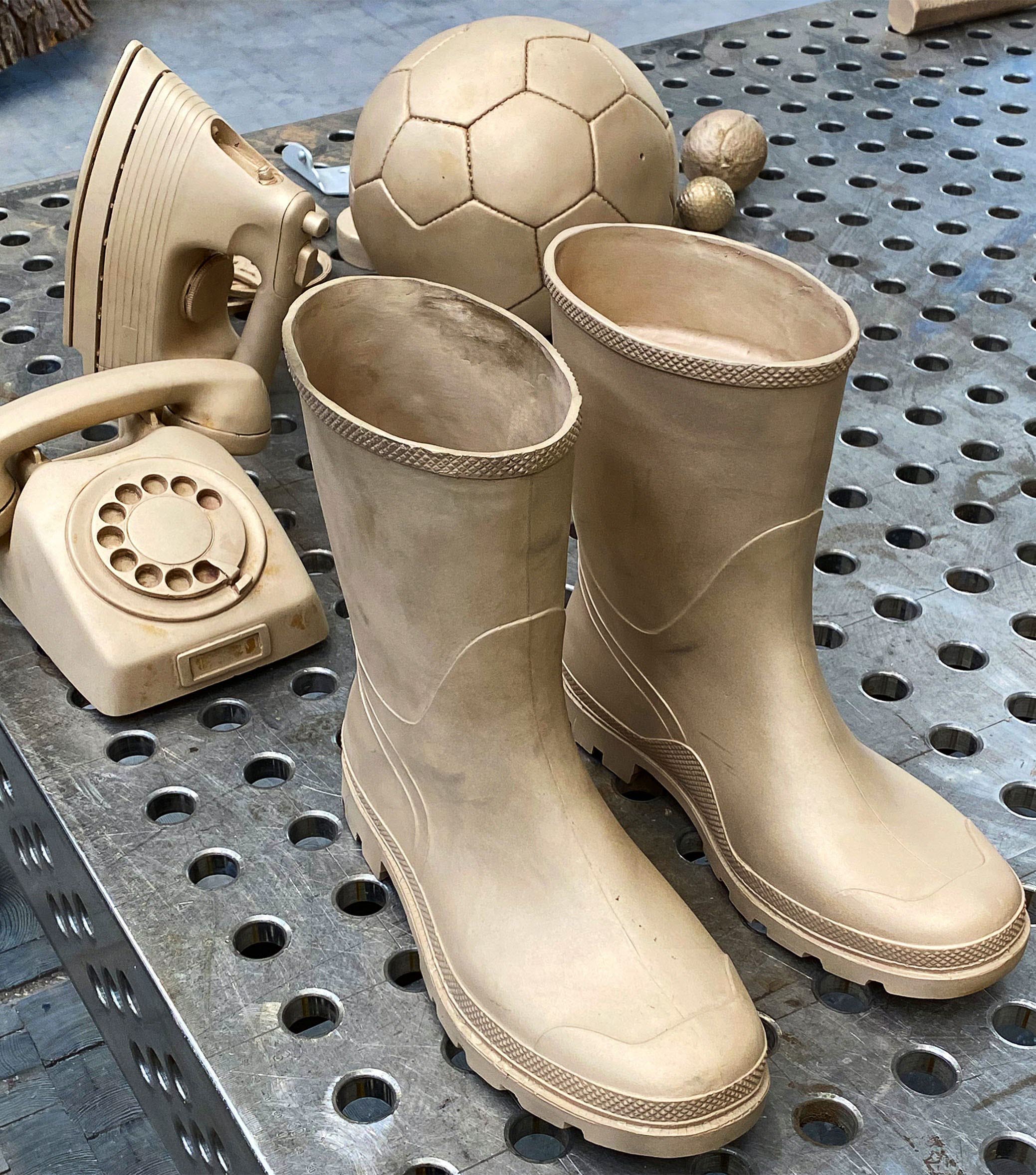 Avgjutna föremål i brons